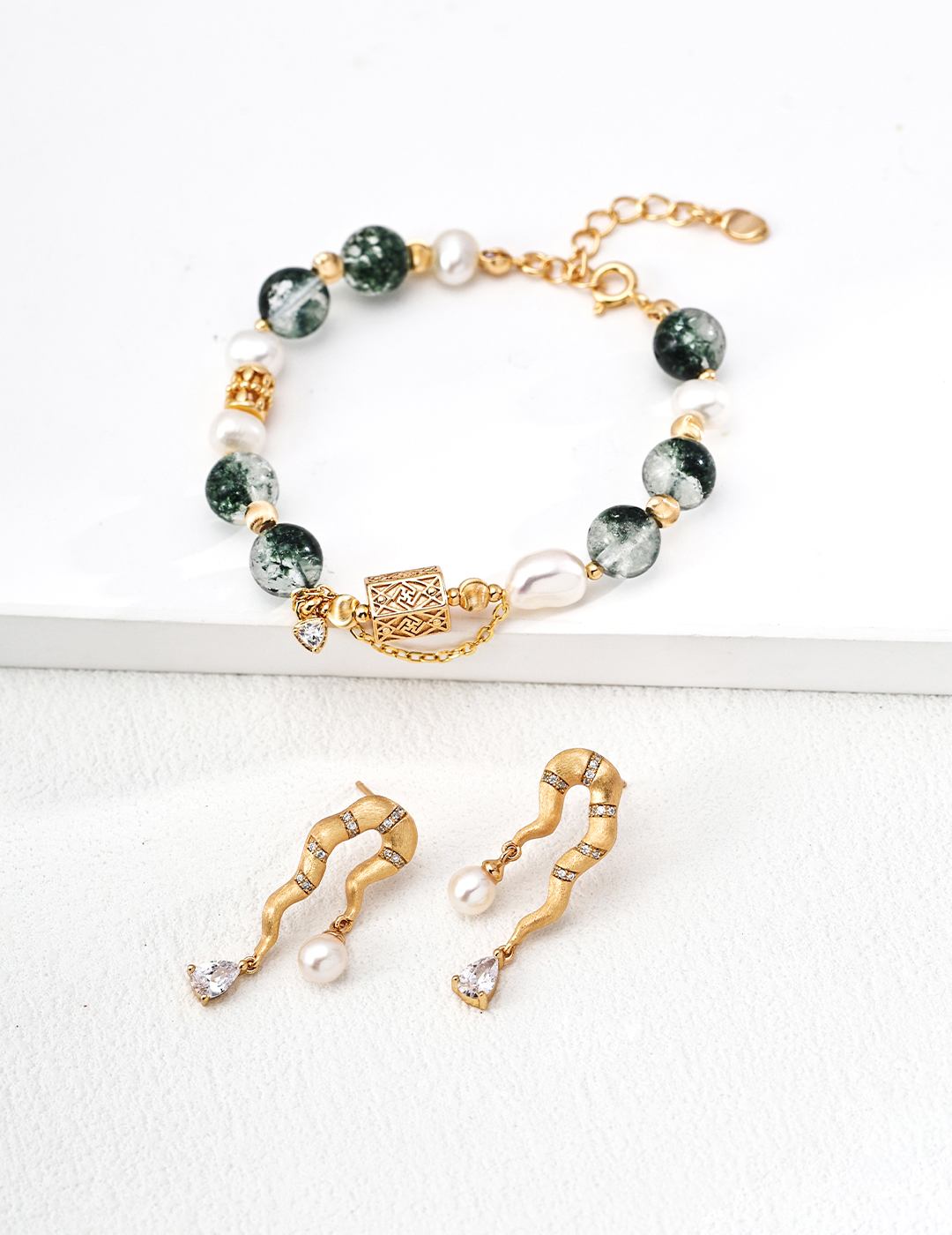 Willow Ghost Crystal and Pearl Bracelet